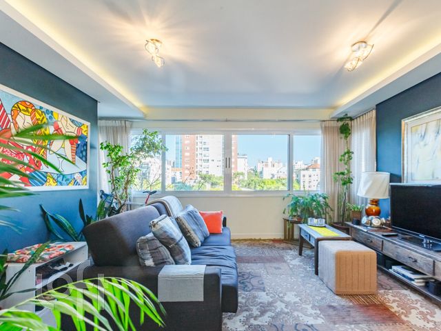 Apartamento com 95m², 3 dormitórios, 1 suíte, 2 vagas, São João em Porto Alegre