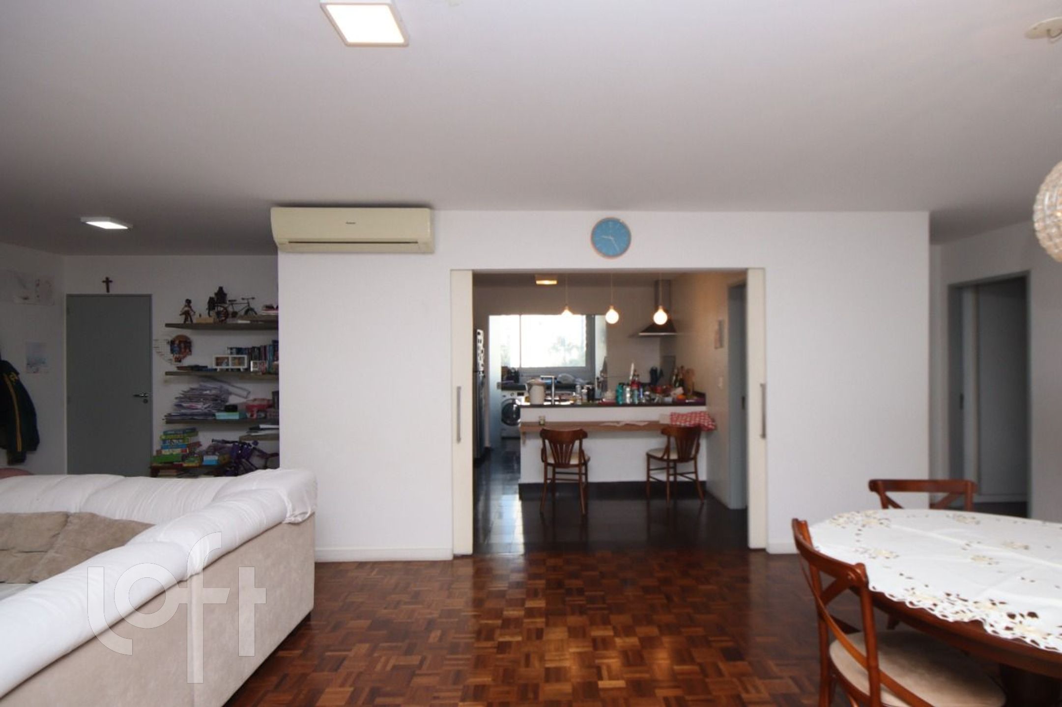 Apartamento à venda com 3 quartos, 157m² - Foto 8