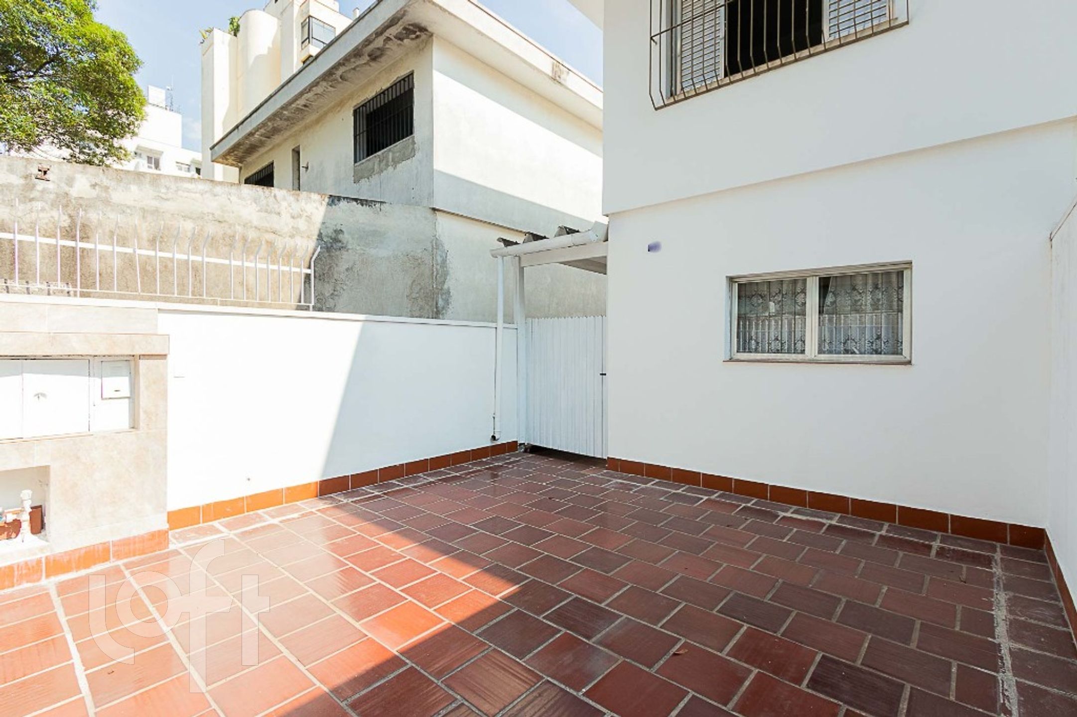 Casa à venda e aluguel com 3 quartos, 279m² - Foto 4