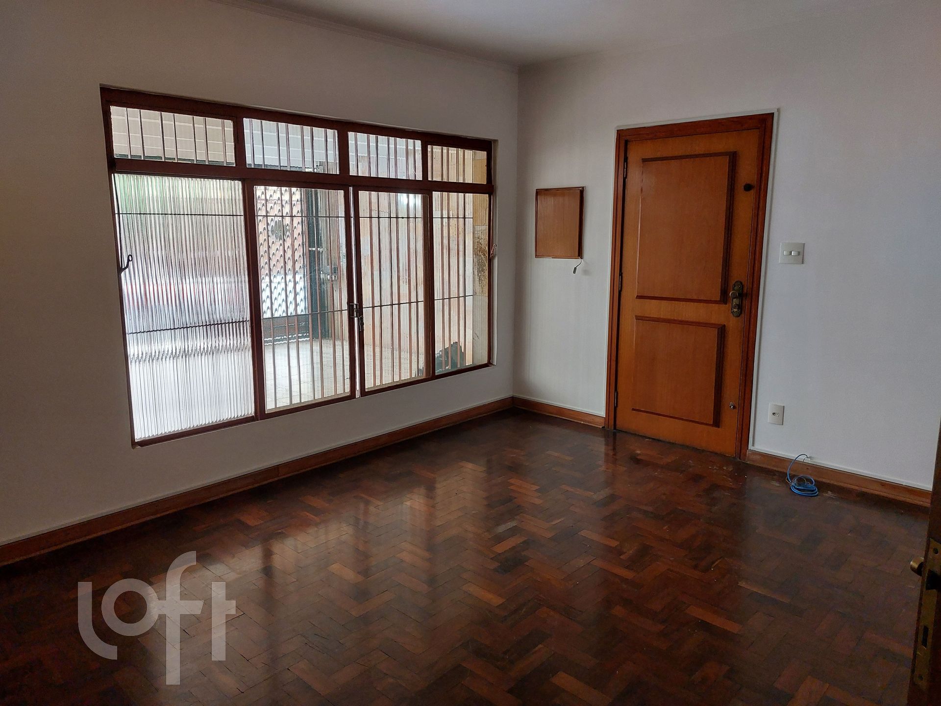 Casa à venda com 5 quartos, 250m² - Foto 1