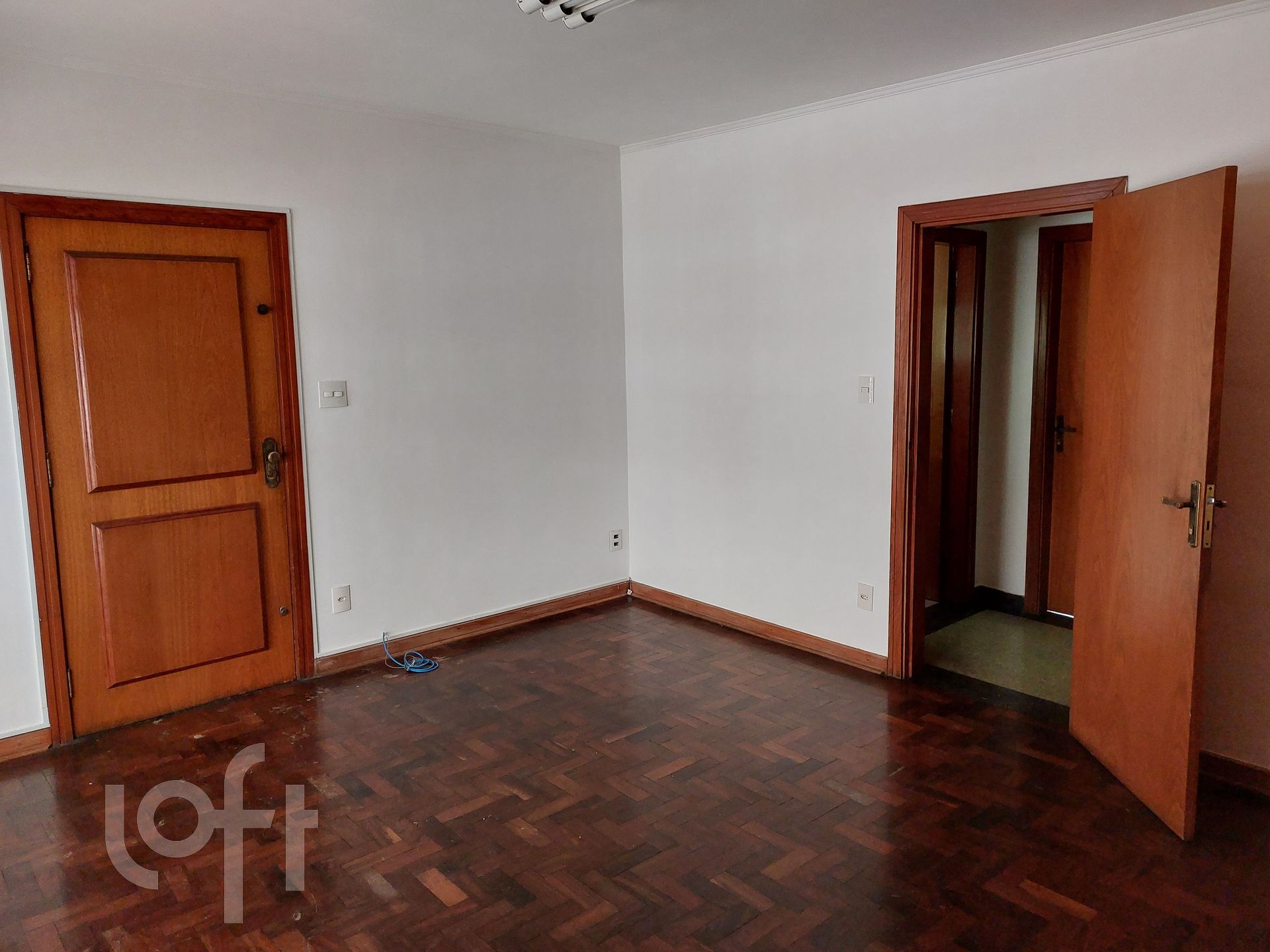 Casa à venda com 5 quartos, 250m² - Foto 2