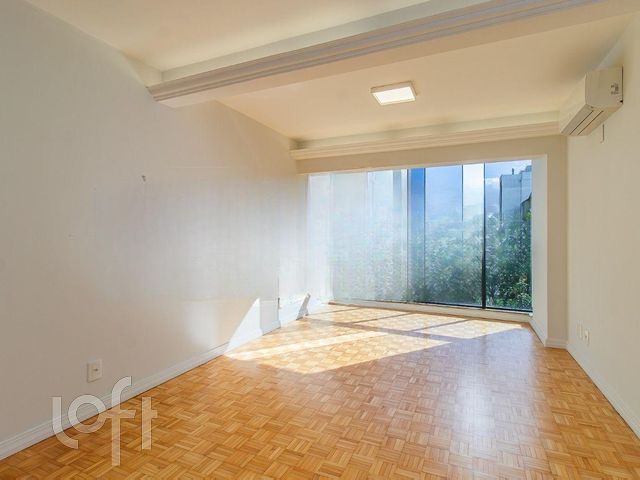 Apartamento com 103m², 3 dormitórios, 1 suíte, 1 vaga, Petrópolis em Porto Alegre
