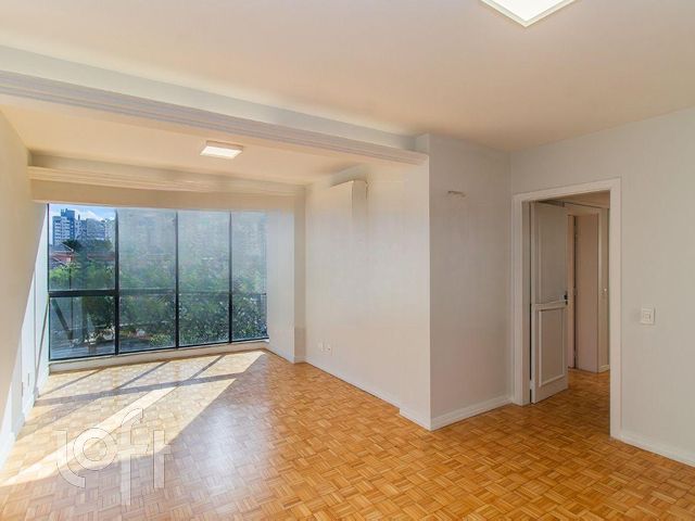 Apartamento com 103m², 3 dormitórios, 1 suíte, 1 vaga, Petrópolis em Porto Alegre