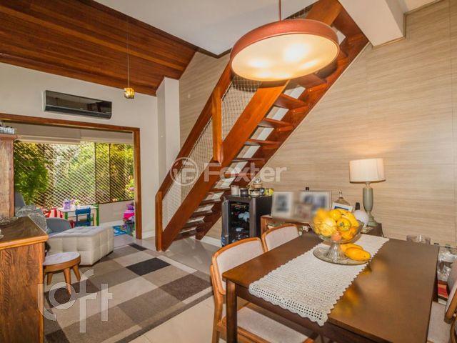 Apartamento com 120m², 3 dormitórios, 2 vagas, Independência em Porto Alegre