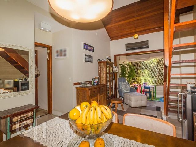 Apartamento com 120m², 3 dormitórios, 2 vagas, Independência em Porto Alegre