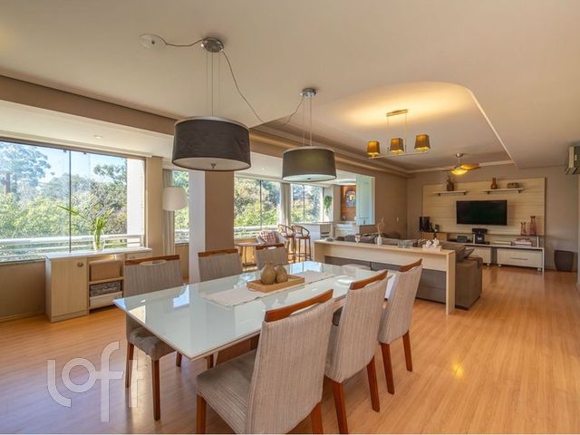 Apartamento com 140m², 3 dormitórios, 1 suíte, 2 vagas, Menino Deus em Porto Alegre