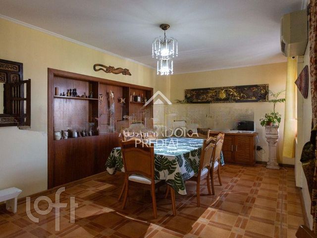 Casa com 470m², 7 dormitórios, 2 suítes, Chácara das Pedras em Porto Alegre