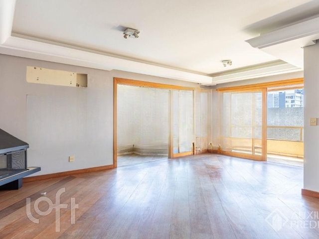 Apartamento com 158m², 3 dormitórios, 1 suíte, 2 vagas, Petrópolis em Porto Alegre