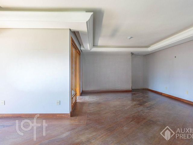 Apartamento com 158m², 3 dormitórios, 1 suíte, 2 vagas, Petrópolis em Porto Alegre