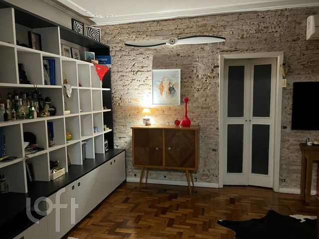 Apartamento com 91m², 3 dormitórios, 2 vagas, Moinhos de Vento em Porto Alegre