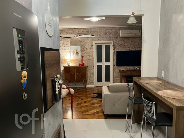 Apartamento com 91m², 3 dormitórios, 2 vagas, Moinhos de Vento em Porto Alegre