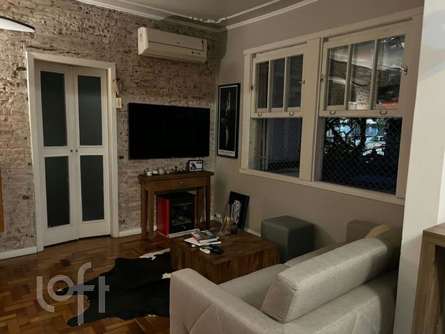 Apartamento com 91m², 3 dormitórios, 2 vagas, Moinhos de Vento em Porto Alegre