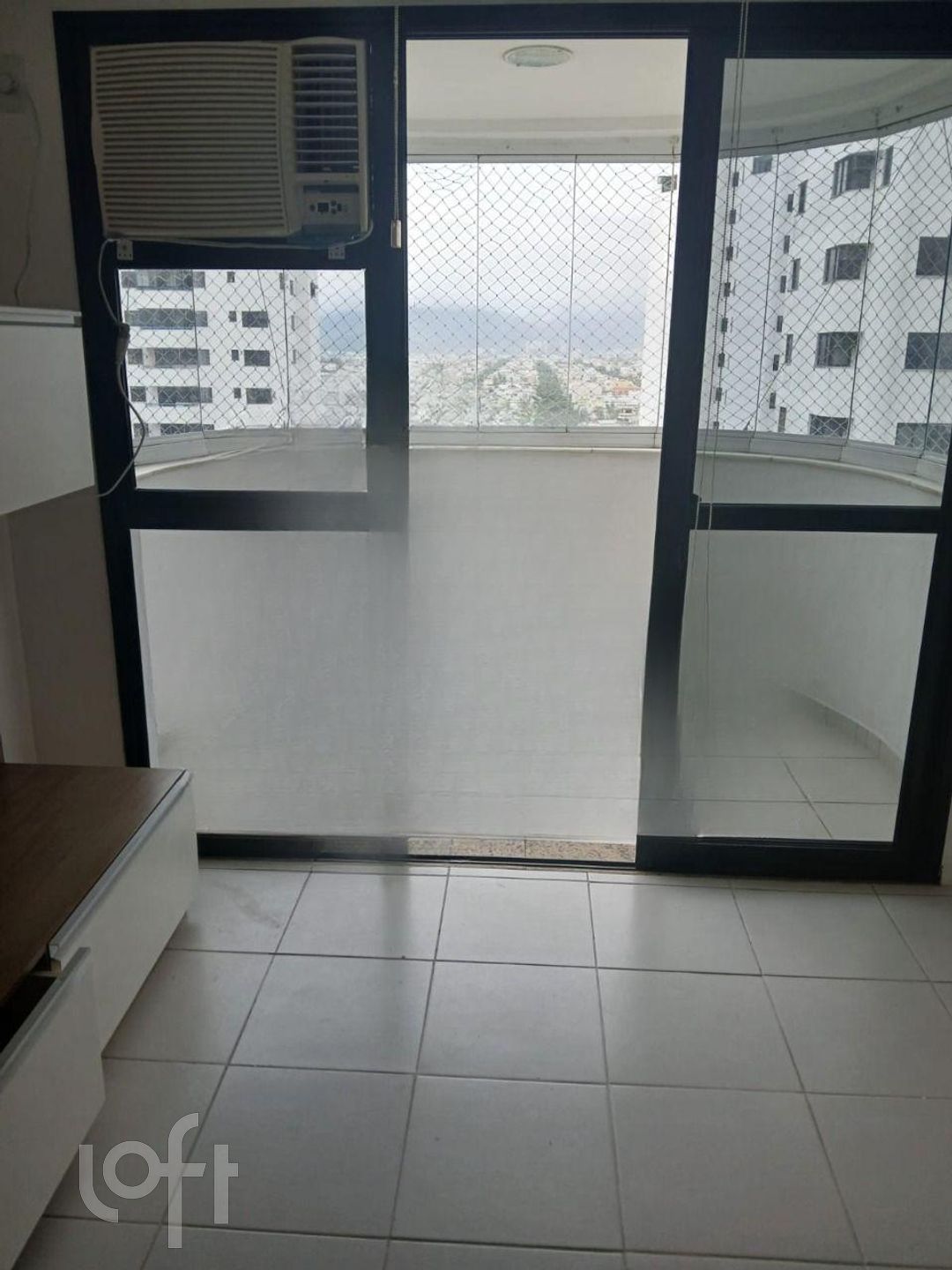 Apartamento à venda com 3 quartos, 85m² - Foto 2