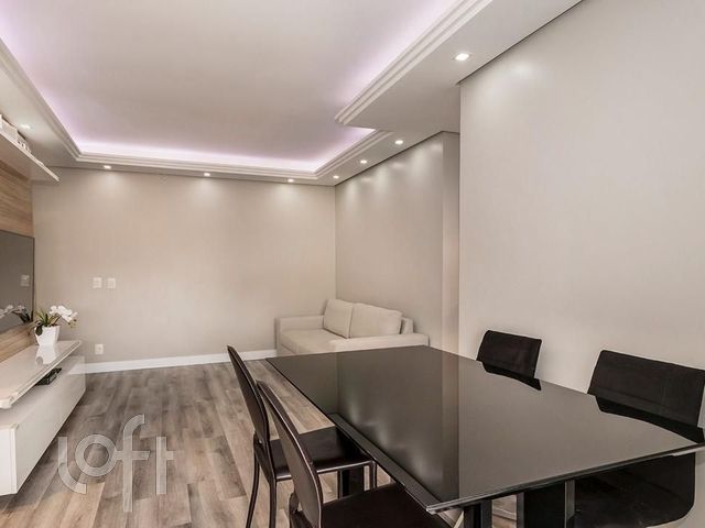 Apartamento com 68m², 2 dormitórios, 2 vagas, Floresta em Porto Alegre