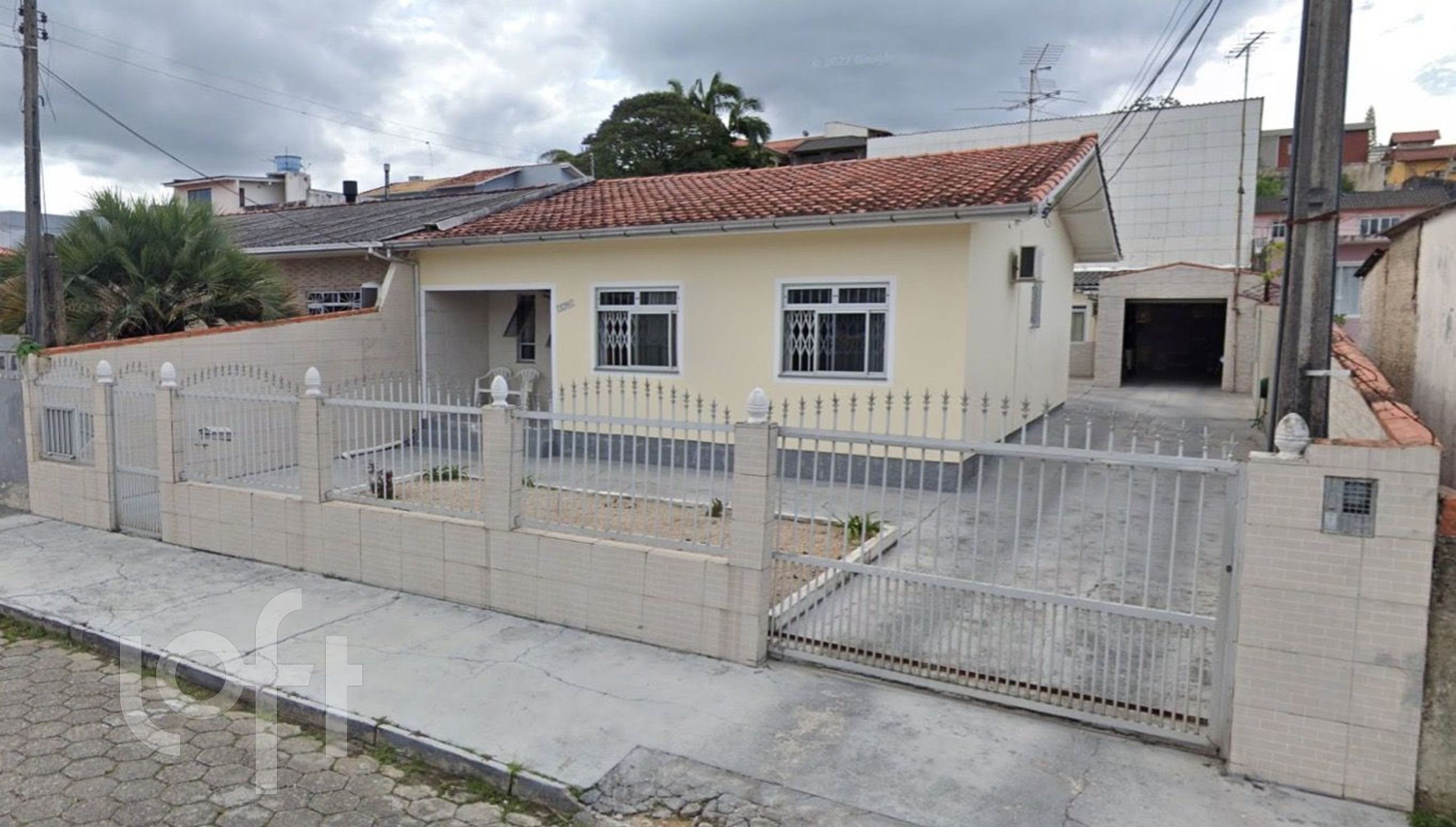 Casa à venda em Areias com 333 m², 3 quartos, 1 suíte, 2 vagas