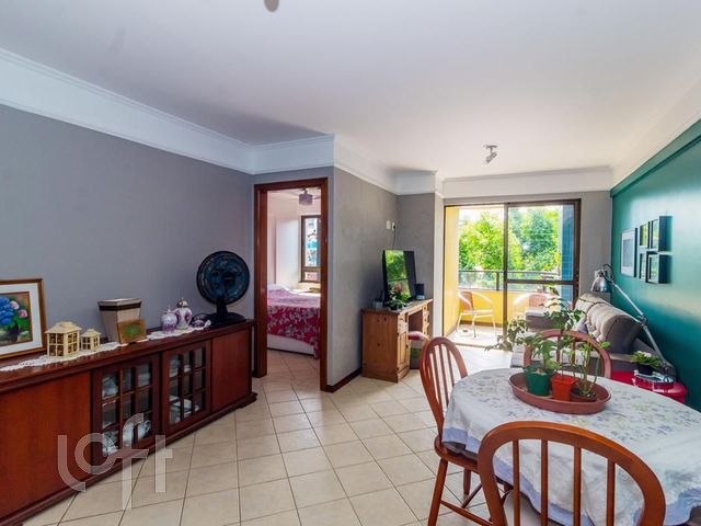 Apartamento com 67m², 2 dormitórios, 1 suíte, 1 vaga, Petrópolis em Porto Alegre