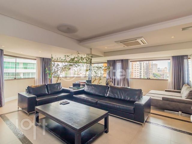 Apartamento com 326m², 3 dormitórios, 3 suítes, 5 vagas, Petrópolis em Porto Alegre