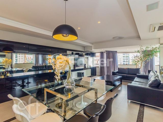 Apartamento com 326m², 3 dormitórios, 3 suítes, 5 vagas, Petrópolis em Porto Alegre