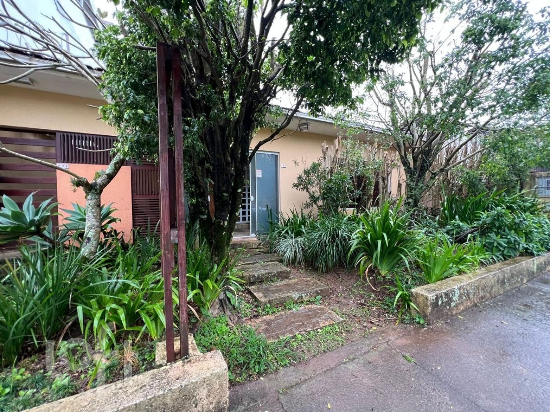 Casa à venda em Santa Mônica com 177 m², 4 quartos, 1 suíte, 2 vagas