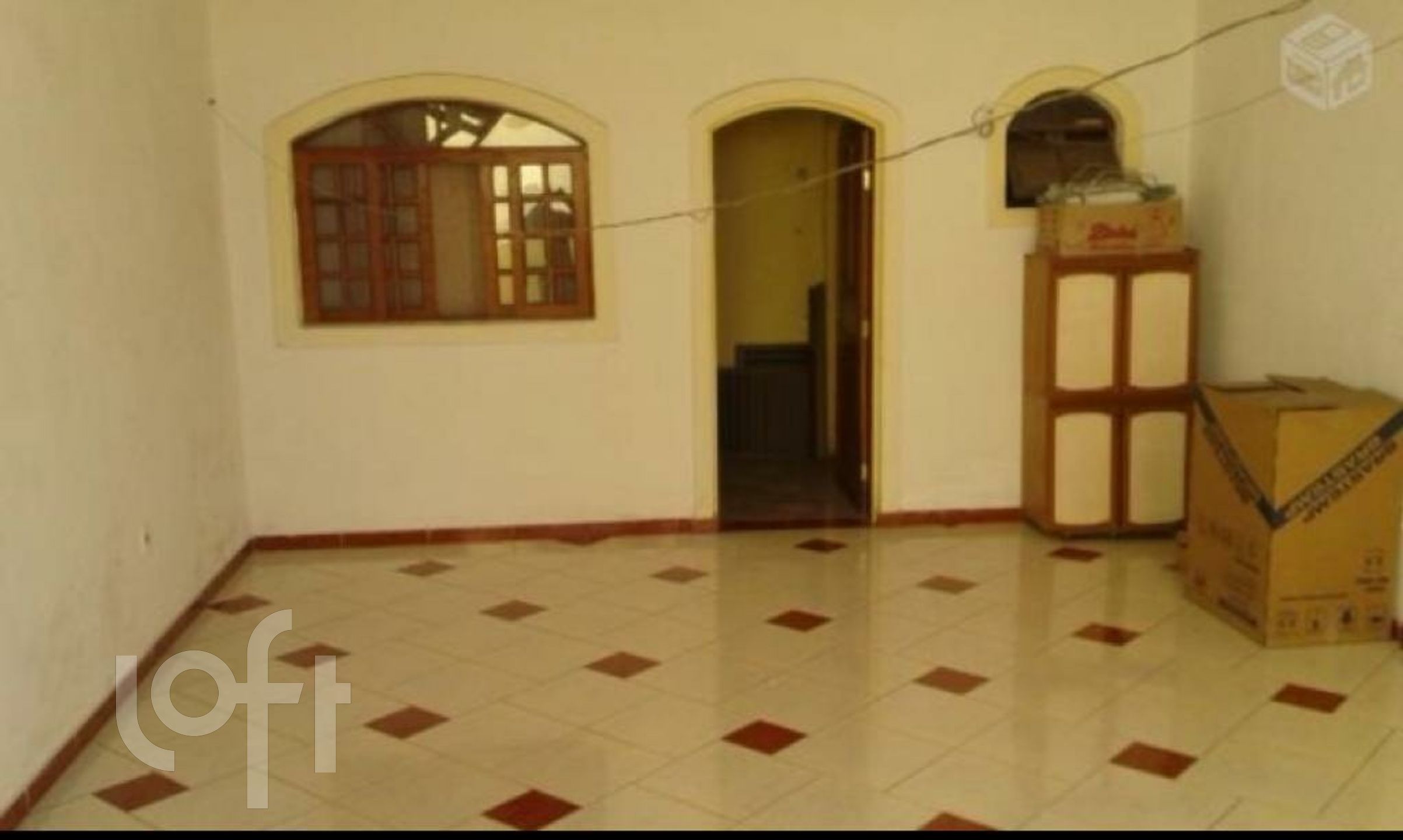 Casa à venda com 3 quartos, 240m² - Foto 2