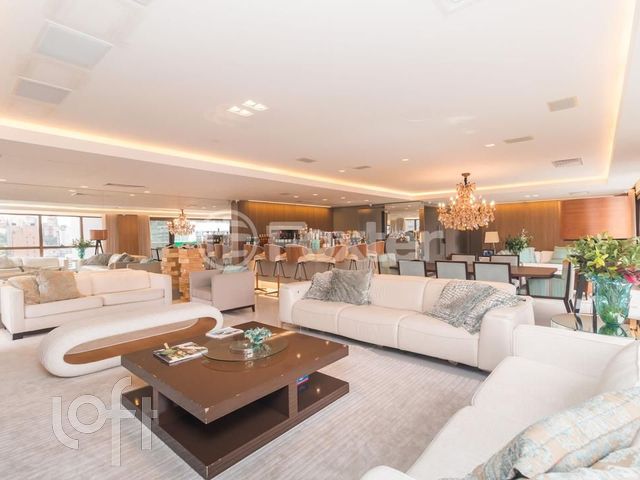 Apartamento com 261m², 3 dormitórios, 3 suítes, 4 vagas, Petrópolis em Porto Alegre