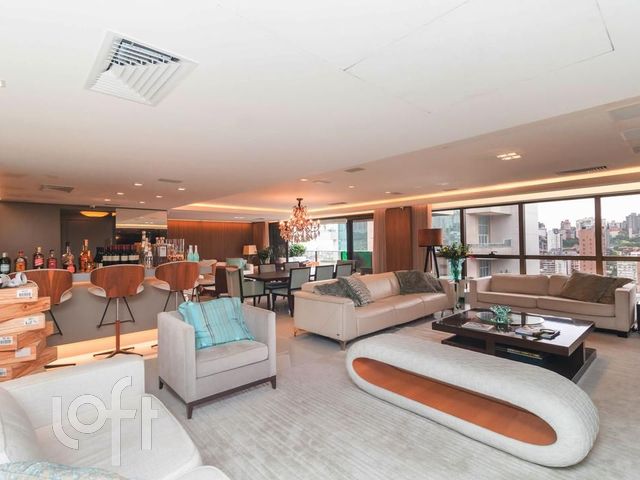 Apartamento com 261m², 3 dormitórios, 3 suítes, 4 vagas, Petrópolis em Porto Alegre