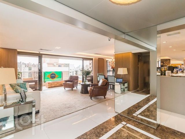 Apartamento com 261m², 3 dormitórios, 3 suítes, 4 vagas, Petrópolis em Porto Alegre