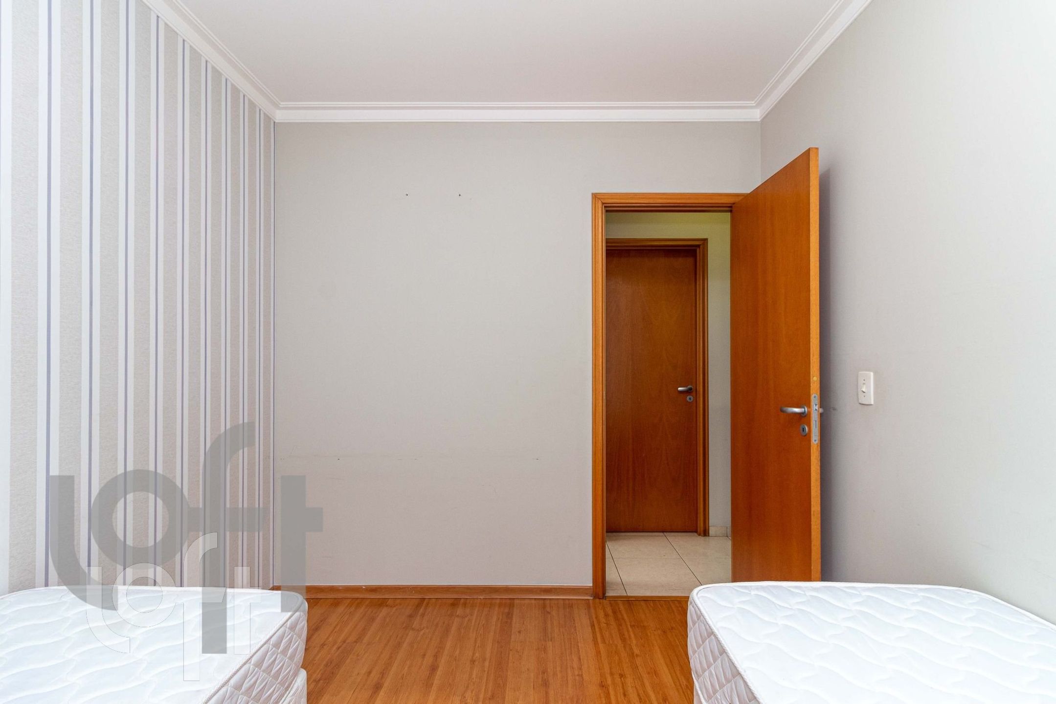 Apartamento à venda com 3 quartos, 93m² - Foto 3