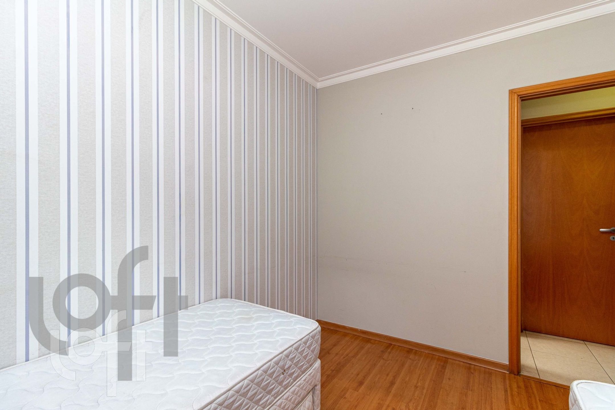 Apartamento à venda com 3 quartos, 93m² - Foto 2