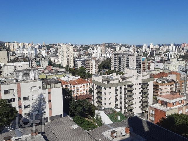 Apartamento com 106m², 3 dormitórios, 1 suíte, 2 vagas, Petrópolis em Porto Alegre