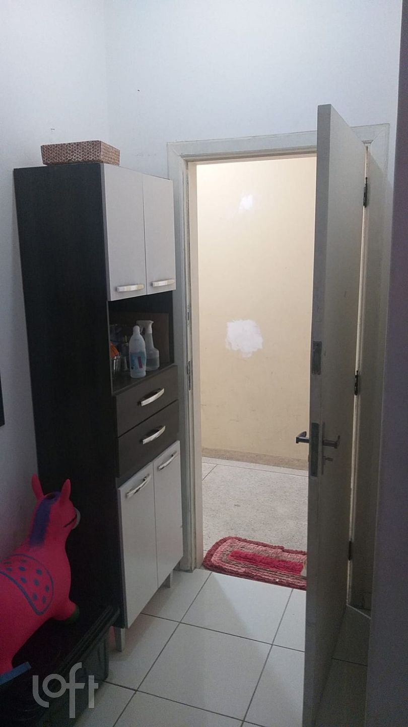 Apartamento à venda com 1 quarto, 33m² - Foto 2