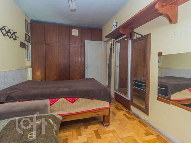 Casa com 379m², 2 dormitórios, 1 suíte, 2 vagas, Vila Ipiranga em Porto Alegre