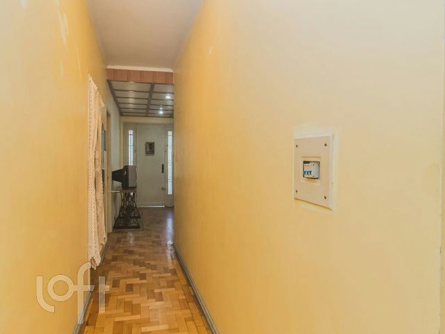 Casa com 379m², 2 dormitórios, 1 suíte, 2 vagas, Vila Ipiranga em Porto Alegre
