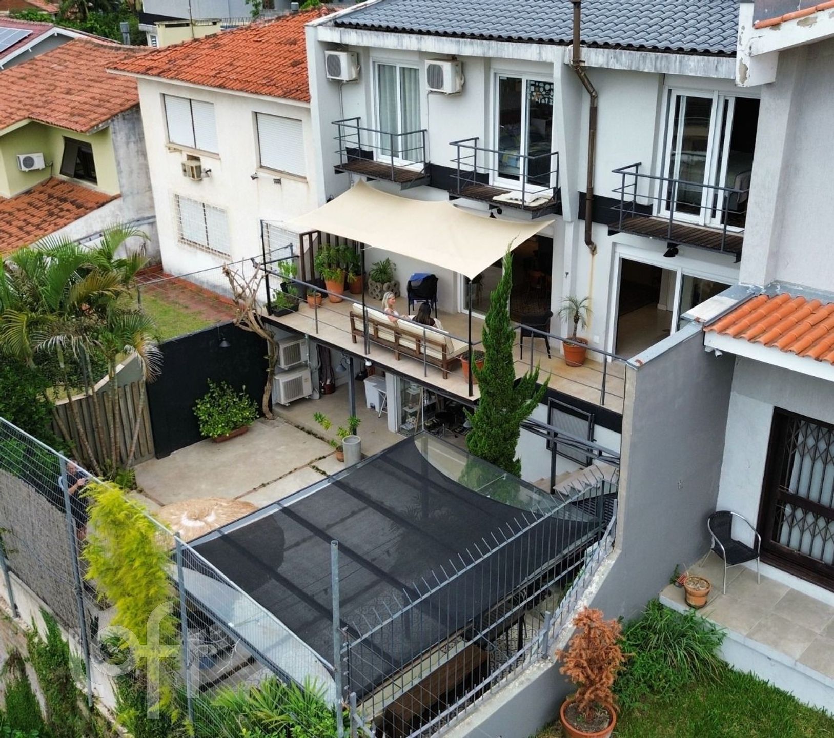 Casa com 340m², 4 dormitórios, 2 suítes, Chácara das Pedras em Porto Alegre