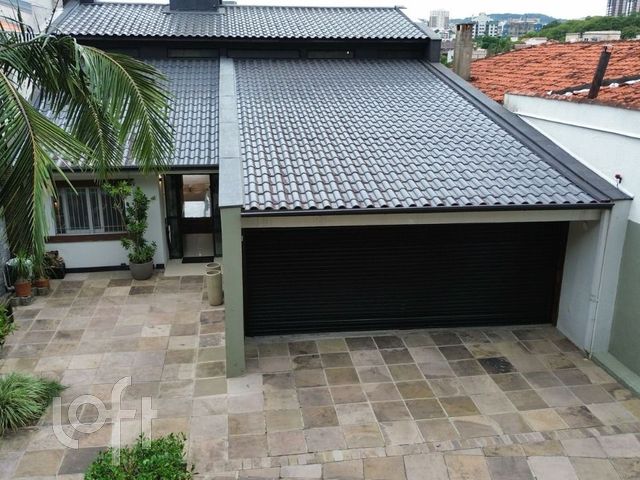 Casa com 340m², 4 dormitórios, 2 suítes, Chácara das Pedras em Porto Alegre