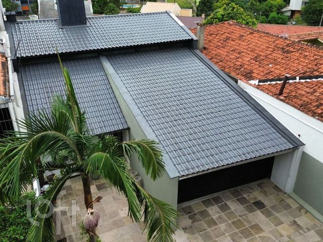 Casa com 340m², 4 dormitórios, 2 suítes, Chácara das Pedras em Porto Alegre