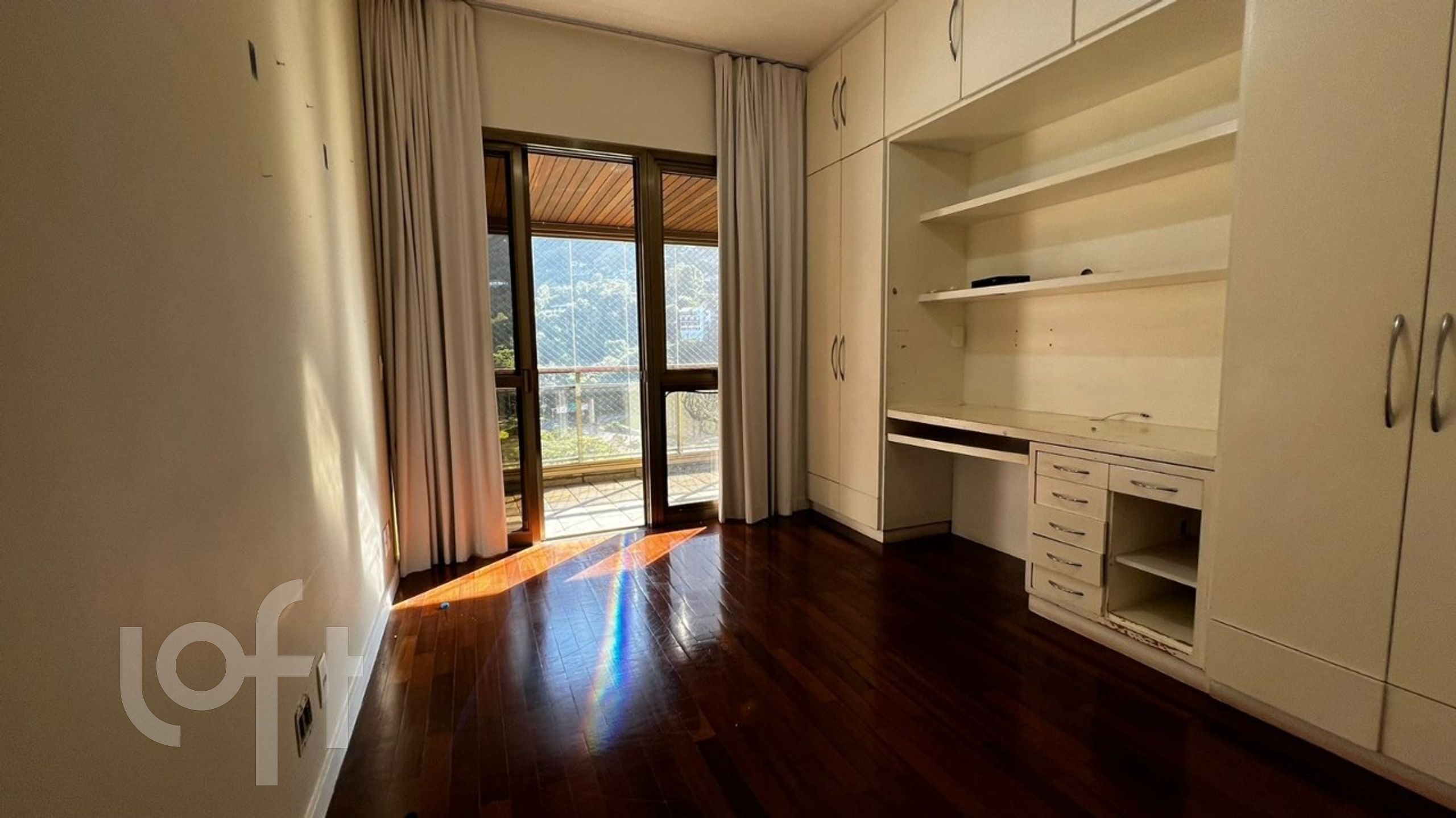 Apartamento à venda com 4 quartos, 195m² - Foto 17