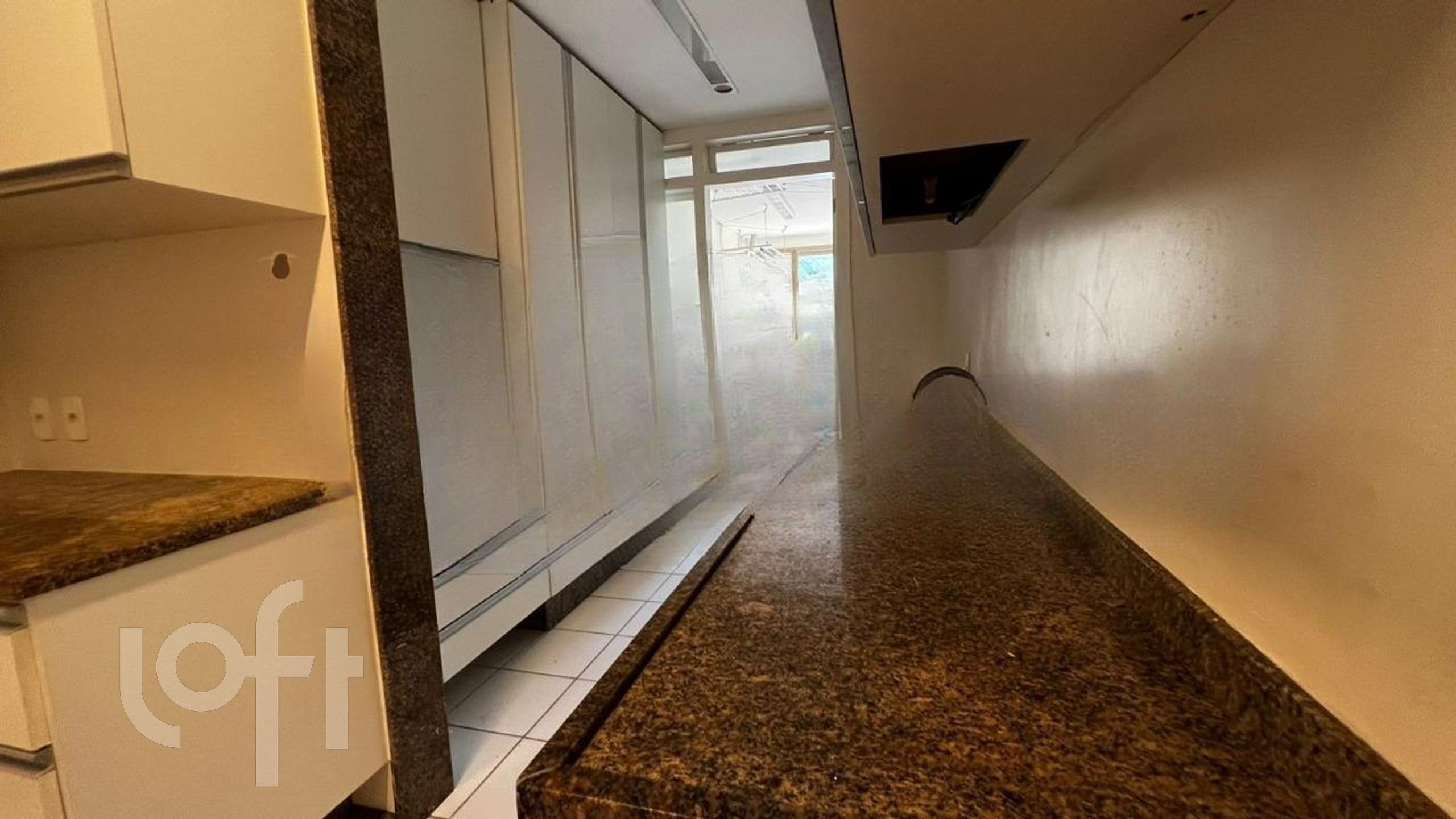 Apartamento à venda com 4 quartos, 195m² - Foto 25