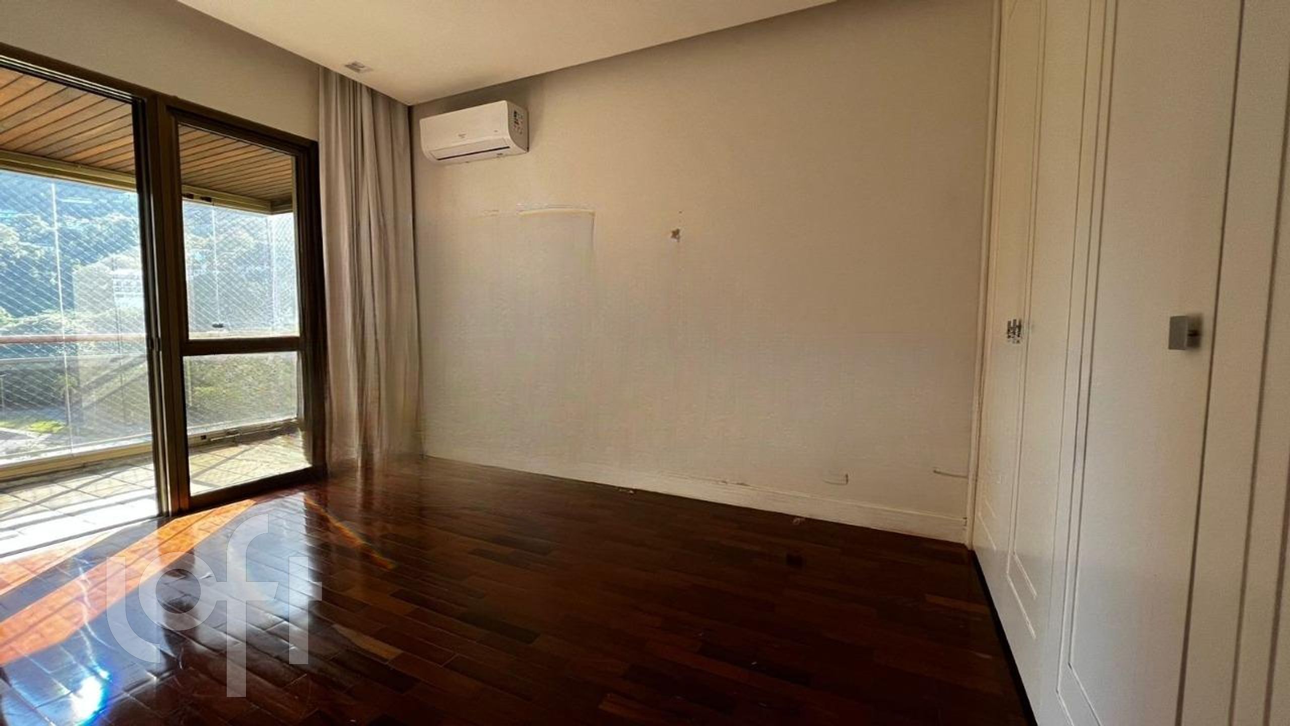 Apartamento à venda com 4 quartos, 195m² - Foto 13