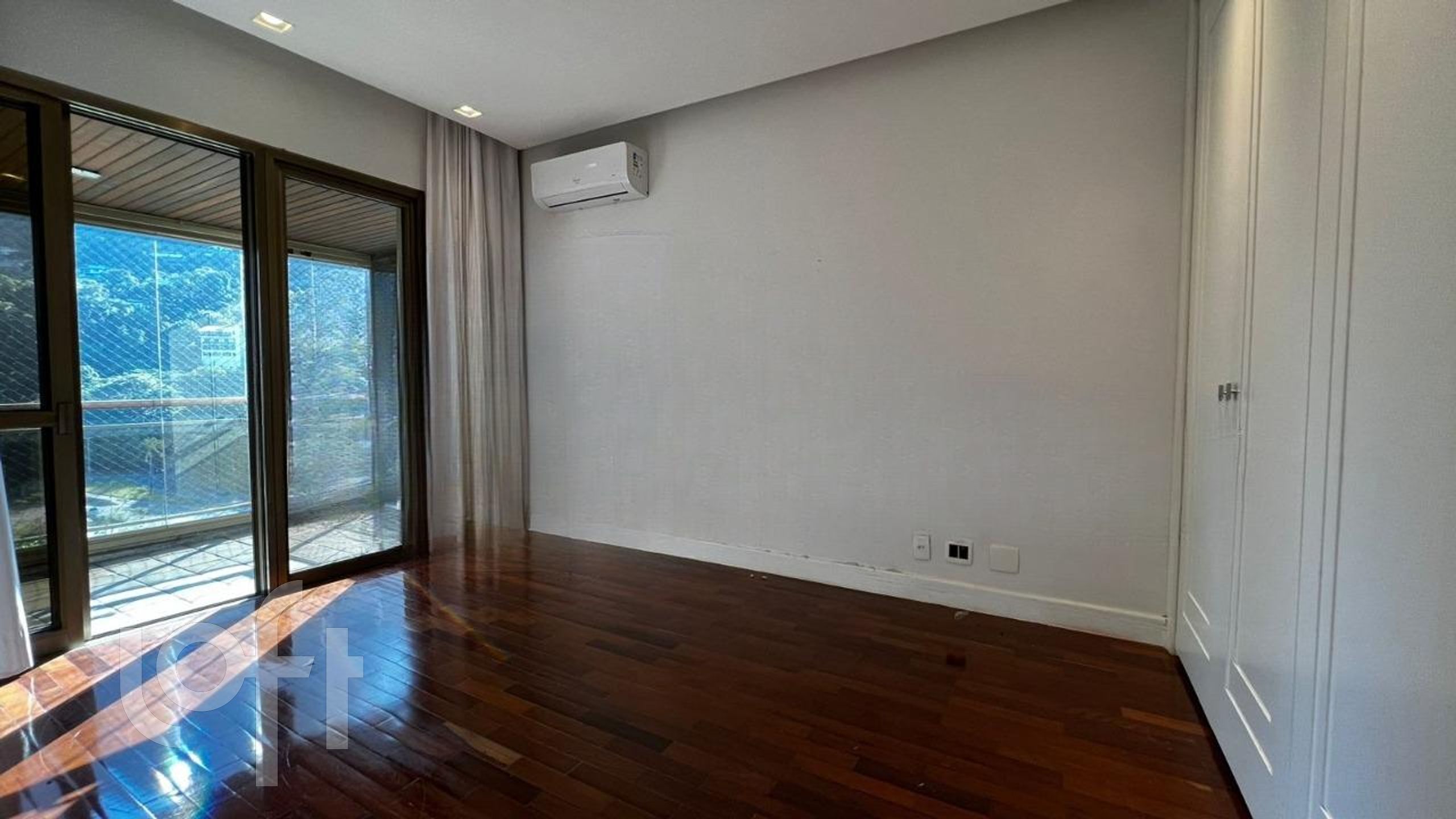 Apartamento à venda com 4 quartos, 195m² - Foto 12