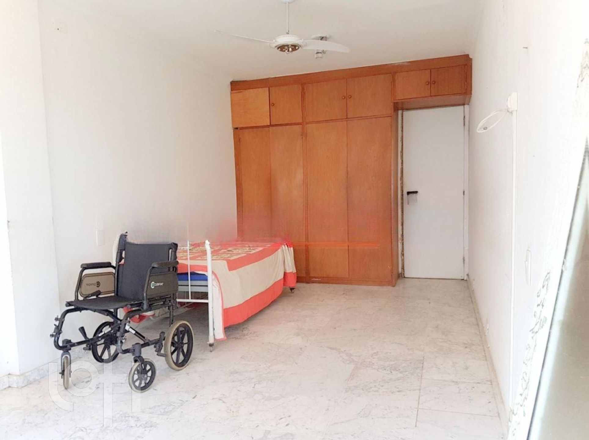 Apartamento à venda com 4 quartos, 242m² - Foto 10