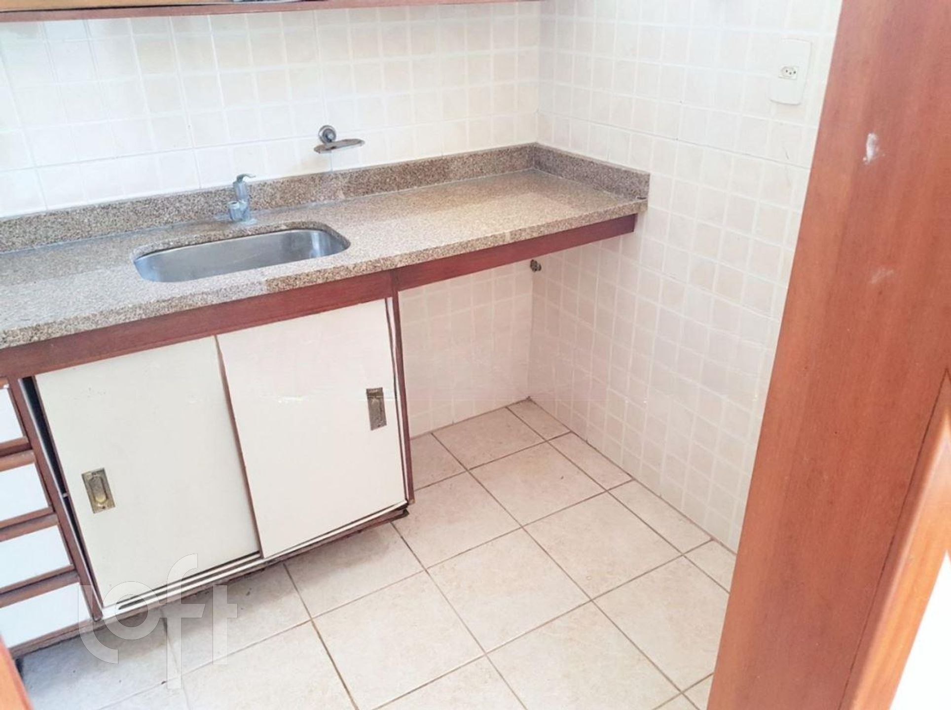 Apartamento à venda com 4 quartos, 242m² - Foto 8