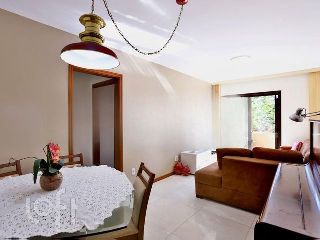 Apartamento com 118m², 3 dormitórios, 1 suíte, 2 vagas, Jardim Botânico em Porto Alegre