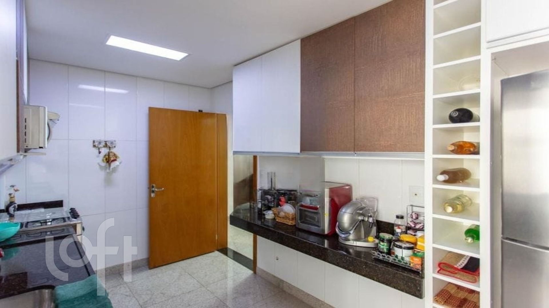 Apartamento à venda com 3 quartos, 137m² - Foto 2