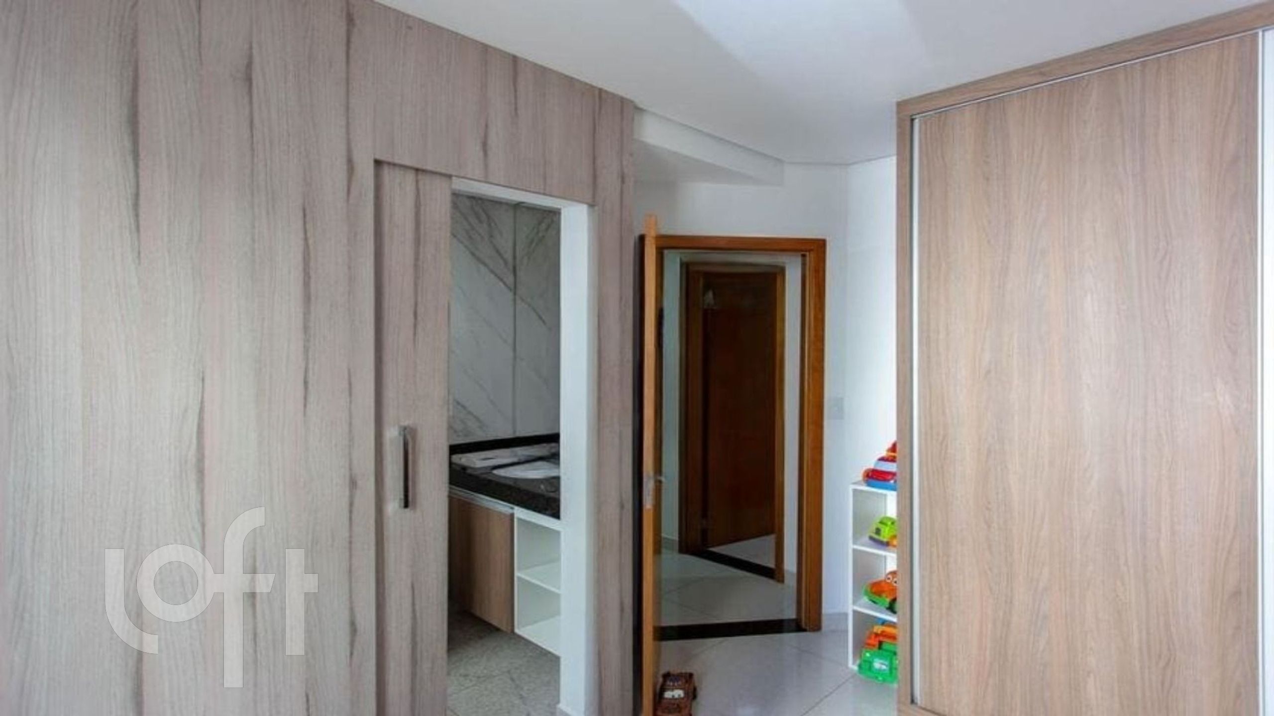 Apartamento à venda com 3 quartos, 137m² - Foto 9