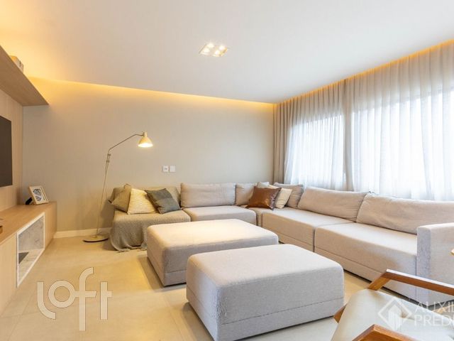 Casa com 210m², 3 dormitórios, 3 suítes, 3 vagas, Chácara das Pedras em Porto Alegre