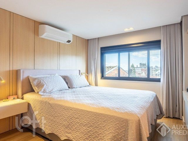 Casa com 210m², 3 dormitórios, 3 suítes, 3 vagas, Chácara das Pedras em Porto Alegre