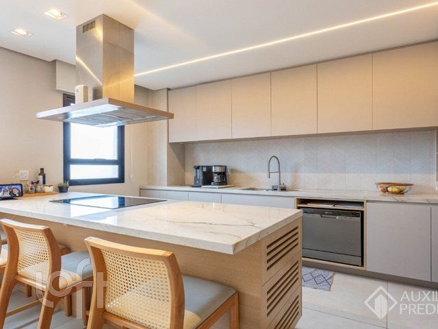 Casa com 210m², 3 dormitórios, 3 suítes, 3 vagas, Chácara das Pedras em Porto Alegre