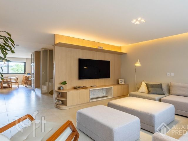 Casa com 210m², 3 dormitórios, 3 suítes, 3 vagas, Chácara das Pedras em Porto Alegre