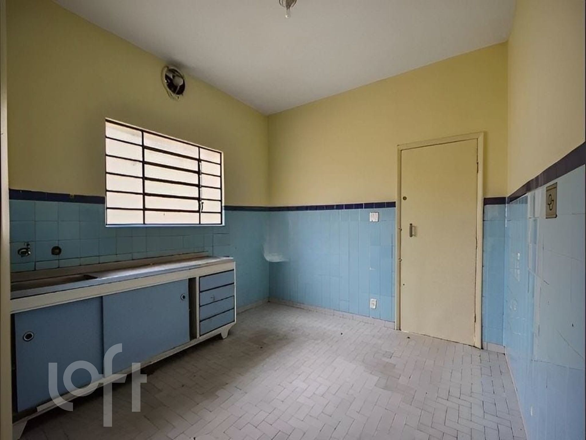 Casa à venda com 3 quartos, 300m² - Foto 4